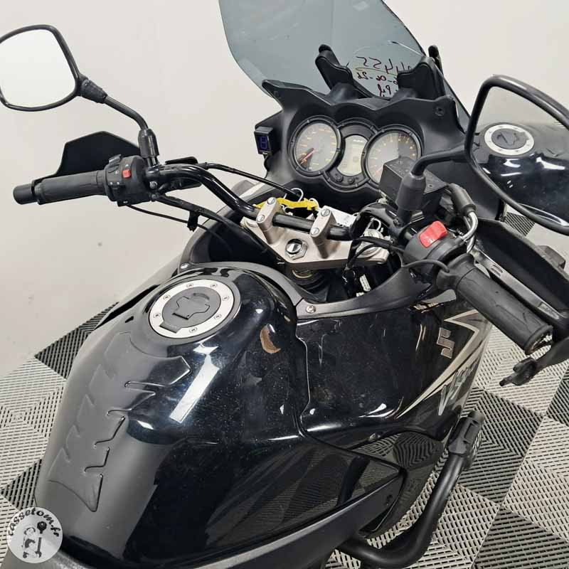 SUZUKI DL650 645 2010 accidentée - La Casse de l Oncle Tom
