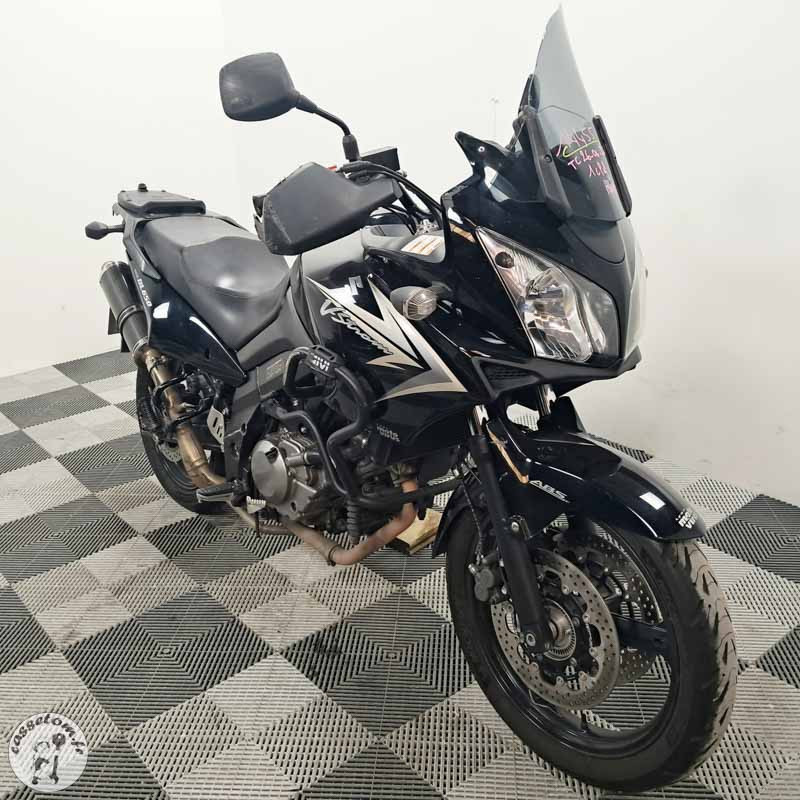 SUZUKI DL650 645 2010 accidentée - La Casse de l Oncle Tom