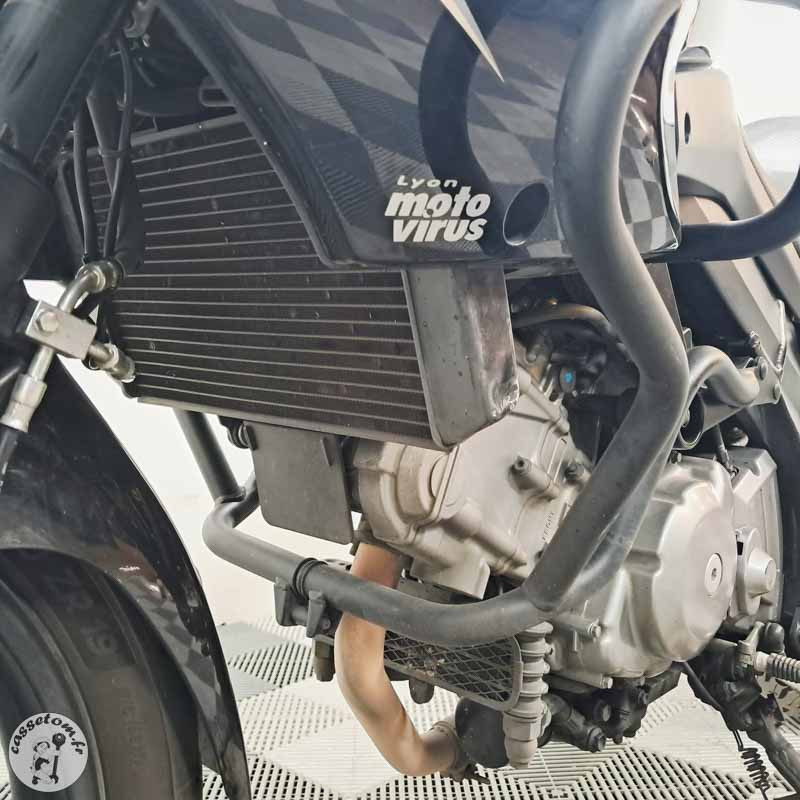 SUZUKI DL650 645 2010 accidentée - La Casse de l Oncle Tom