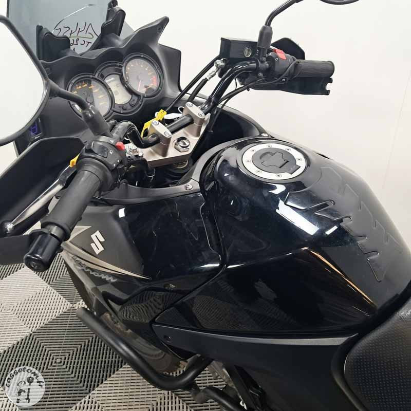SUZUKI DL650 645 2010 accidentée - La Casse de l Oncle Tom