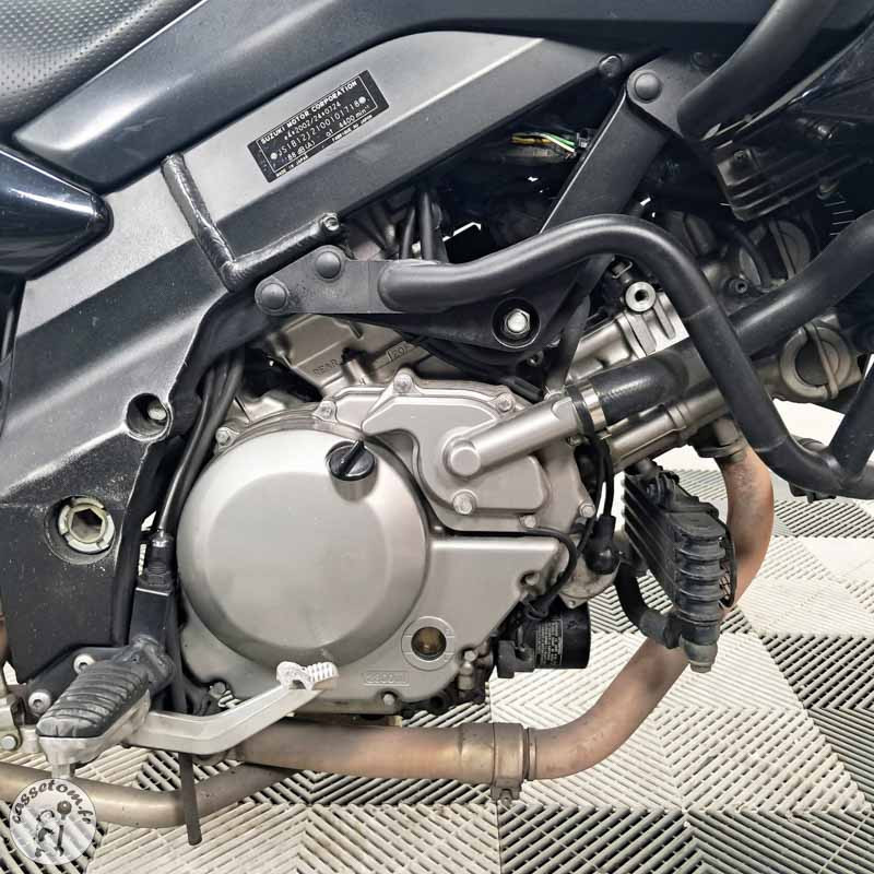 SUZUKI DL650 645 2010 accidentée - La Casse de l Oncle Tom