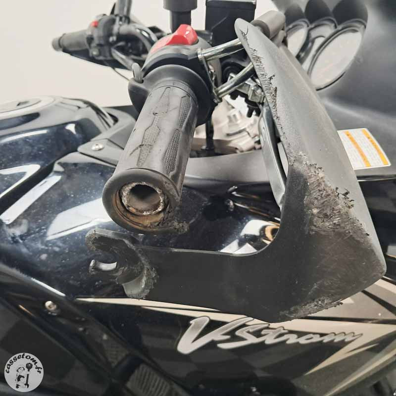 SUZUKI DL650 645 2010 accidentée - La Casse de l Oncle Tom