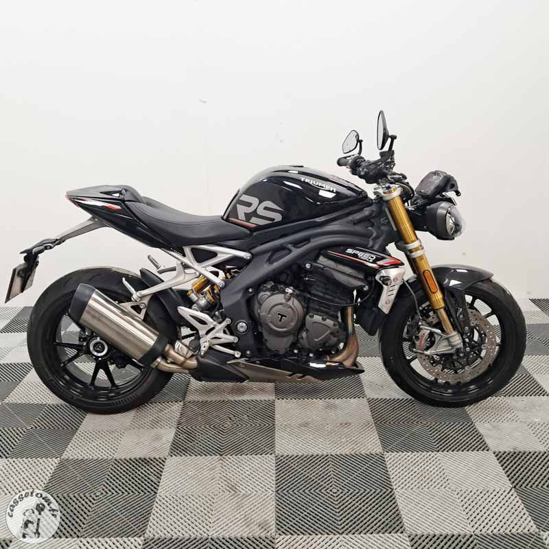 TRIUMPH SPEED TRI 1159 2022 accidentée - La Casse de l Oncle Tom