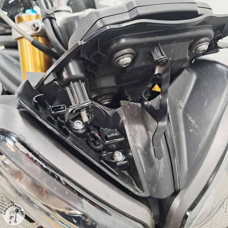 TRIUMPH SPEED TRI 1159 2022 accidentée - La Casse de l Oncle Tom