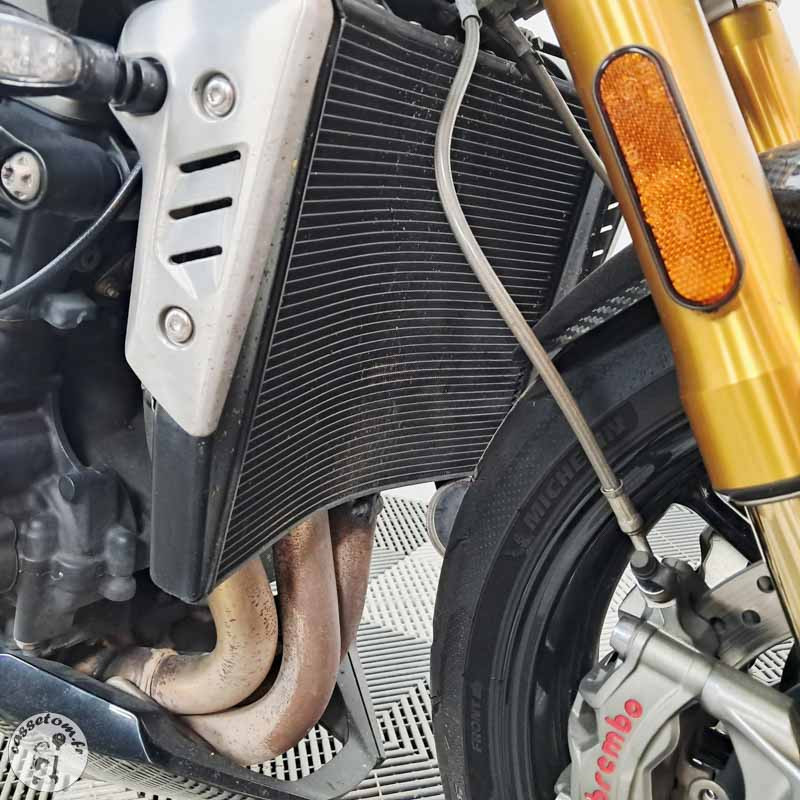 TRIUMPH SPEED TRI 1159 2022 accidentée - La Casse de l Oncle Tom
