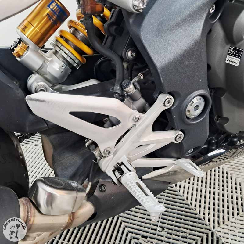 TRIUMPH SPEED TRI 1159 2022 accidentée - La Casse de l Oncle Tom