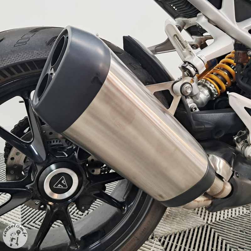 TRIUMPH SPEED TRI 1159 2022 accidentée - La Casse de l Oncle Tom