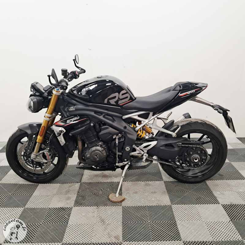 TRIUMPH SPEED TRI 1159 2022 accidentée - La Casse de l Oncle Tom