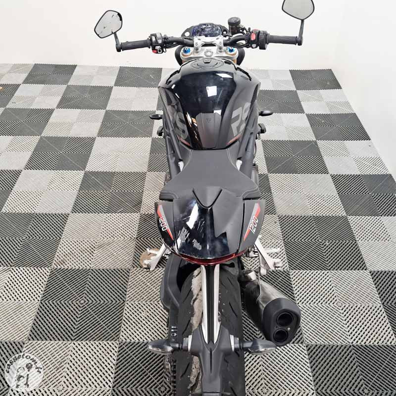 TRIUMPH SPEED TRI 1159 2022 accidentée - La Casse de l Oncle Tom