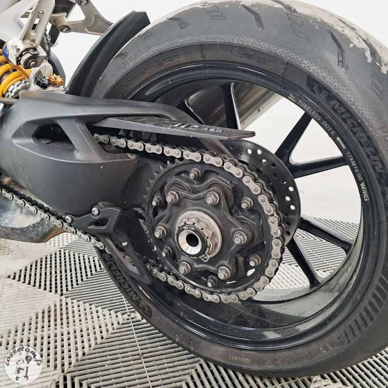TRIUMPH SPEED TRI 1159 2022 accidentée - La Casse de l Oncle Tom
