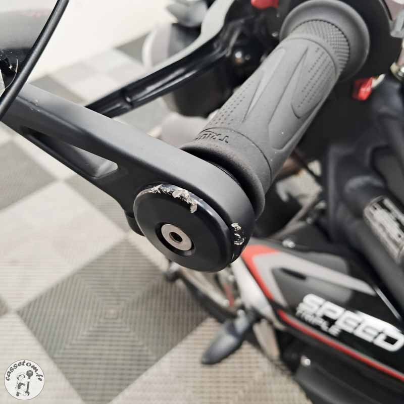 TRIUMPH SPEED TRI 1159 2022 accidentée - La Casse de l Oncle Tom
