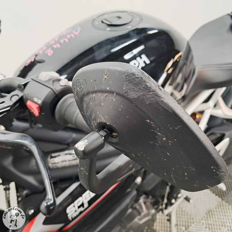 TRIUMPH SPEED TRI 1159 2022 accidentée - La Casse de l Oncle Tom