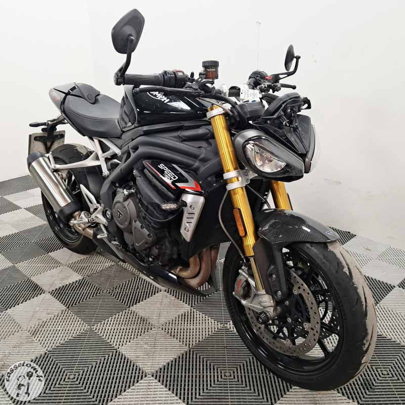TRIUMPH SPEED TRI 1159 2022 accidentée - La Casse de l Oncle Tom