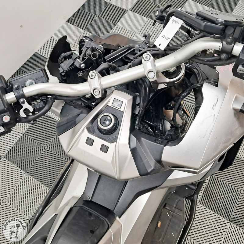HONDA X-ADV 745 2021 accidenté - La Casse de l Oncle Tom