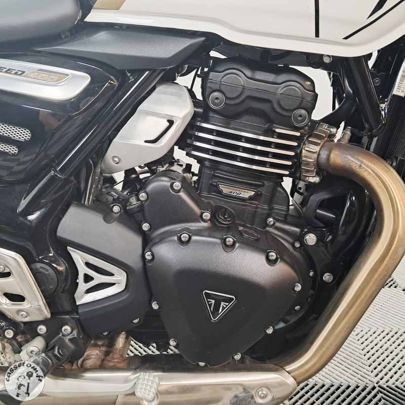 TRIUMPH SPEED 400 398cc 2025 accidentée - La Casse de l Oncle Tom
