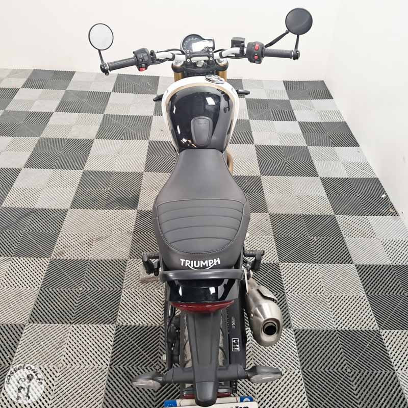 TRIUMPH SPEED 400 398cc 2025 accidentée - La Casse de l Oncle Tom