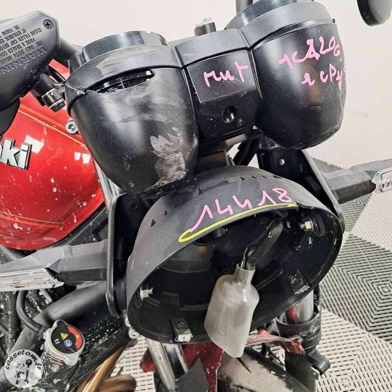KAWASAKI Z650RS 649 2025 accidentée - La Casse de l Oncle Tom