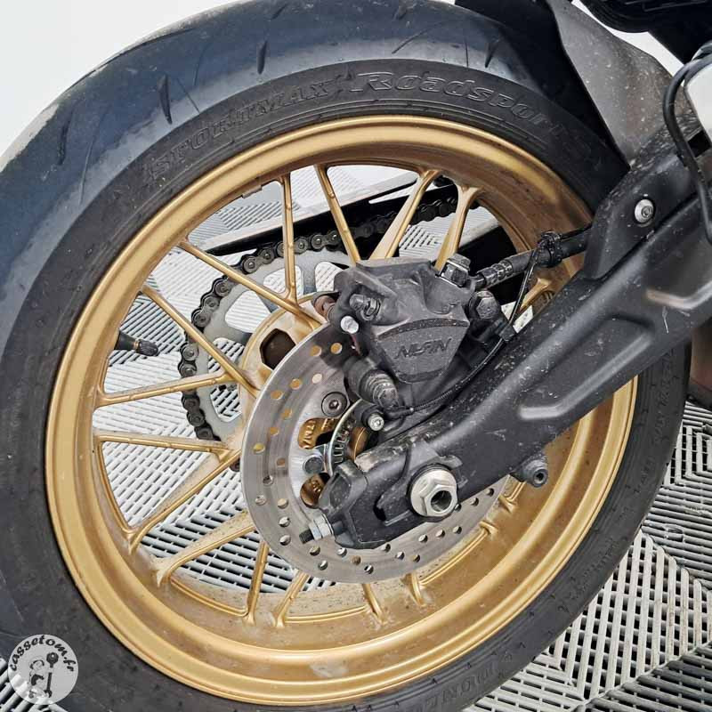 KAWASAKI Z650RS 649 2025 accidentée - La Casse de l Oncle Tom