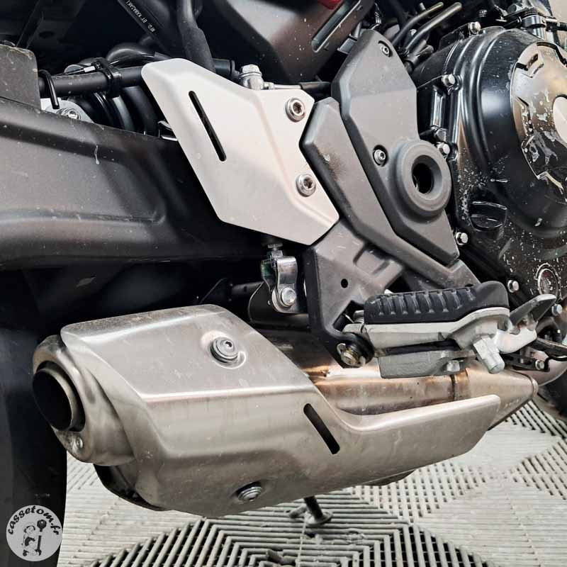 KAWASAKI Z650RS 649 2025 accidentée - La Casse de l Oncle Tom
