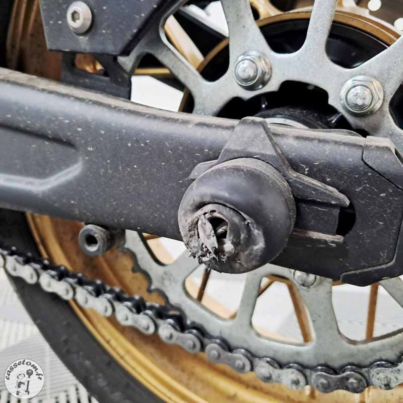 KAWASAKI Z650RS 649 2025 accidentée - La Casse de l Oncle Tom
