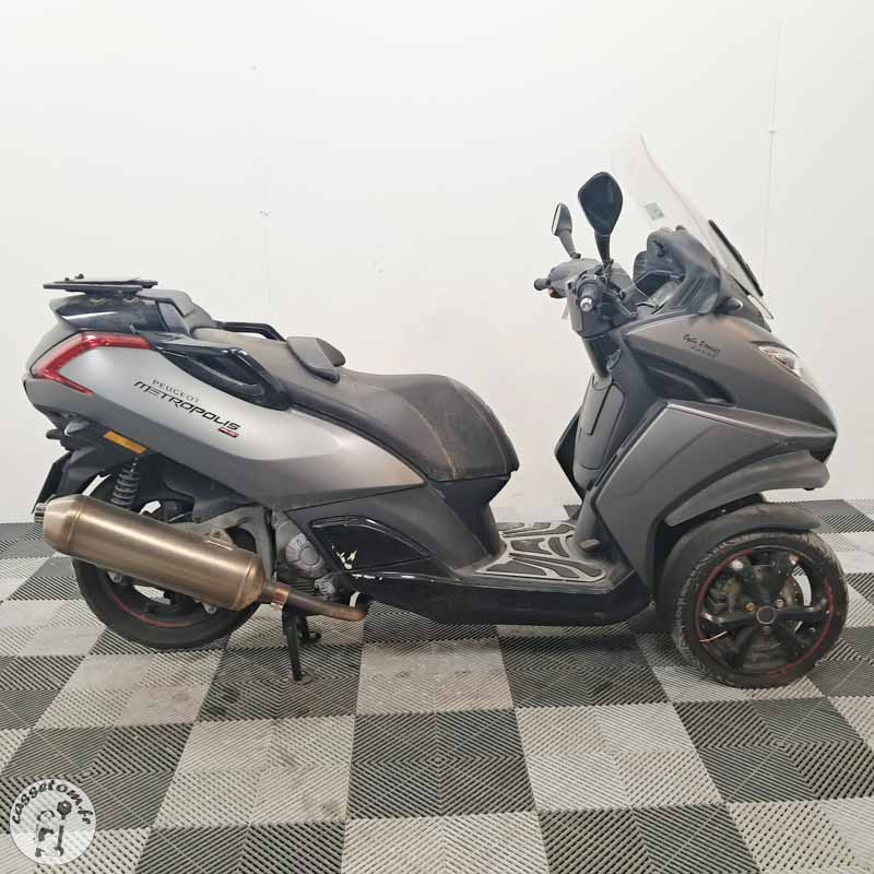 PEUGEOT METROPOLI 399 2017 accidenté - La Casse de l Oncle Tom