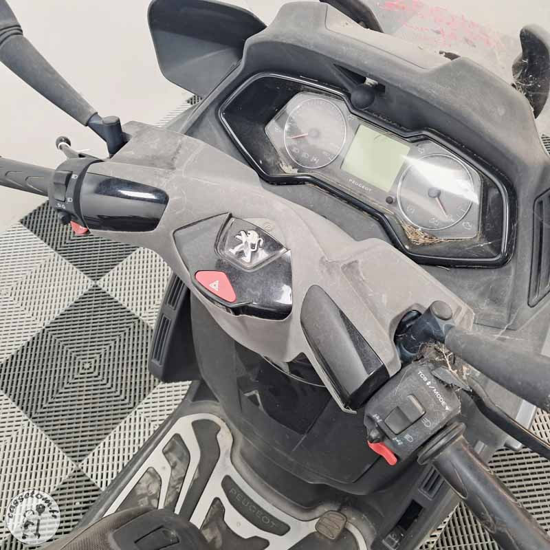 PEUGEOT METROPOLI 399 2017 accidenté - La Casse de l Oncle Tom