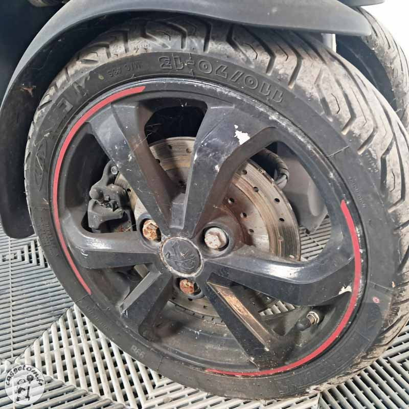 PEUGEOT METROPOLI 399 2017 accidenté - La Casse de l Oncle Tom