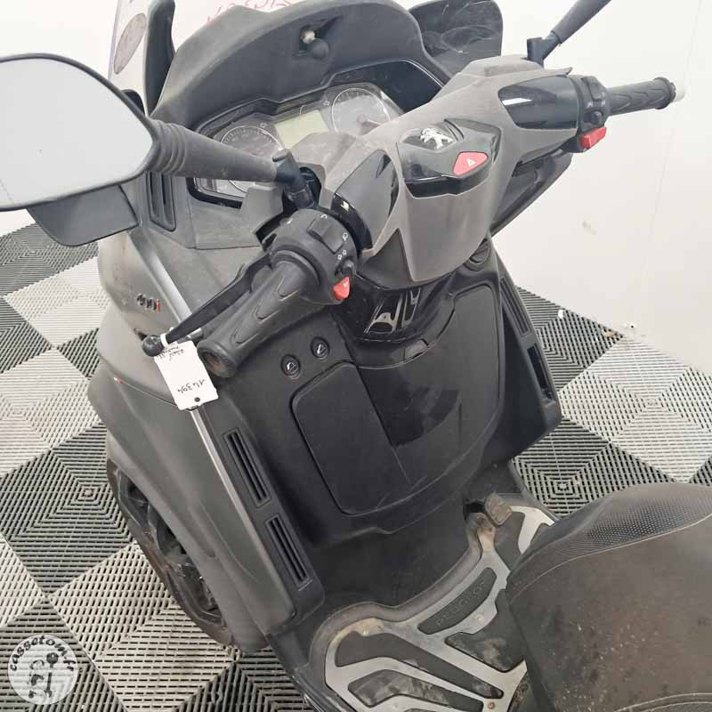 PEUGEOT METROPOLI 399 2017 accidenté - La Casse de l Oncle Tom