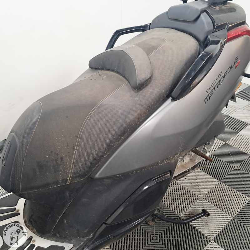 PEUGEOT METROPOLI 399 2017 accidenté - La Casse de l Oncle Tom