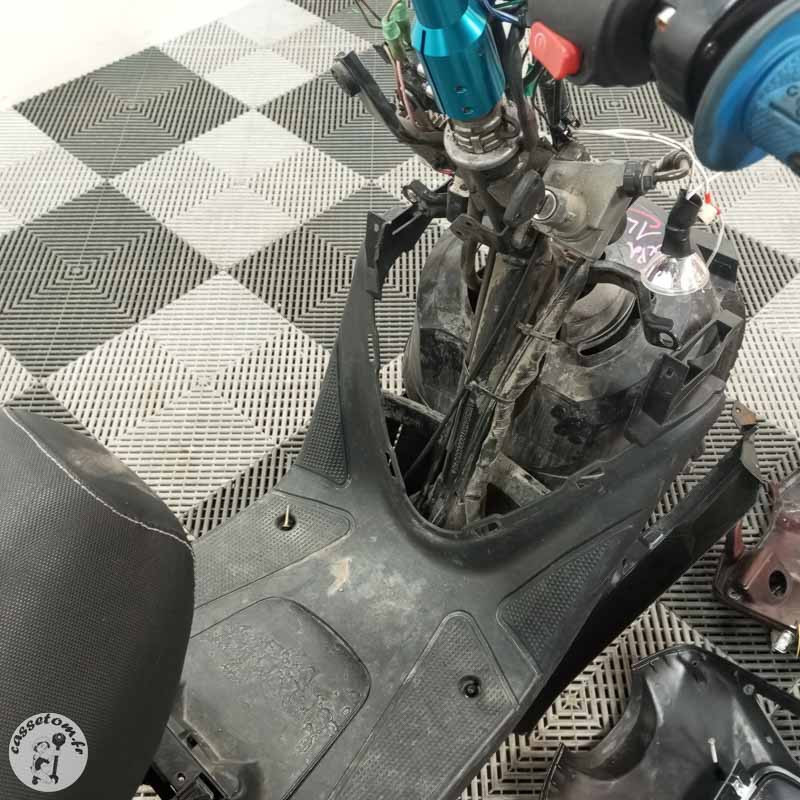 YAMAHA BW'S 50 2007 accidenté - La Casse de l Oncle Tom