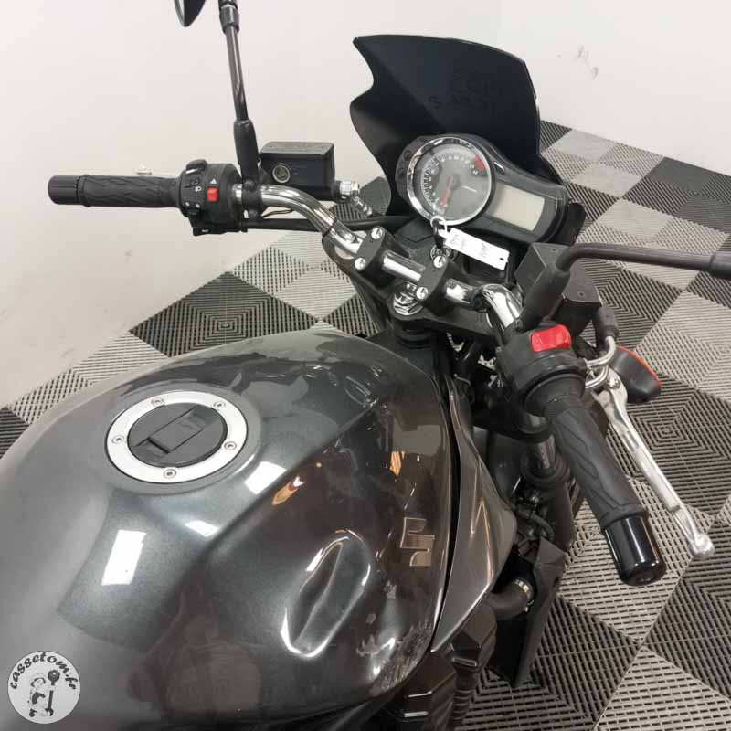 SUZUKI GSF650 656 2014 accidentée - La Casse de l Oncle Tom