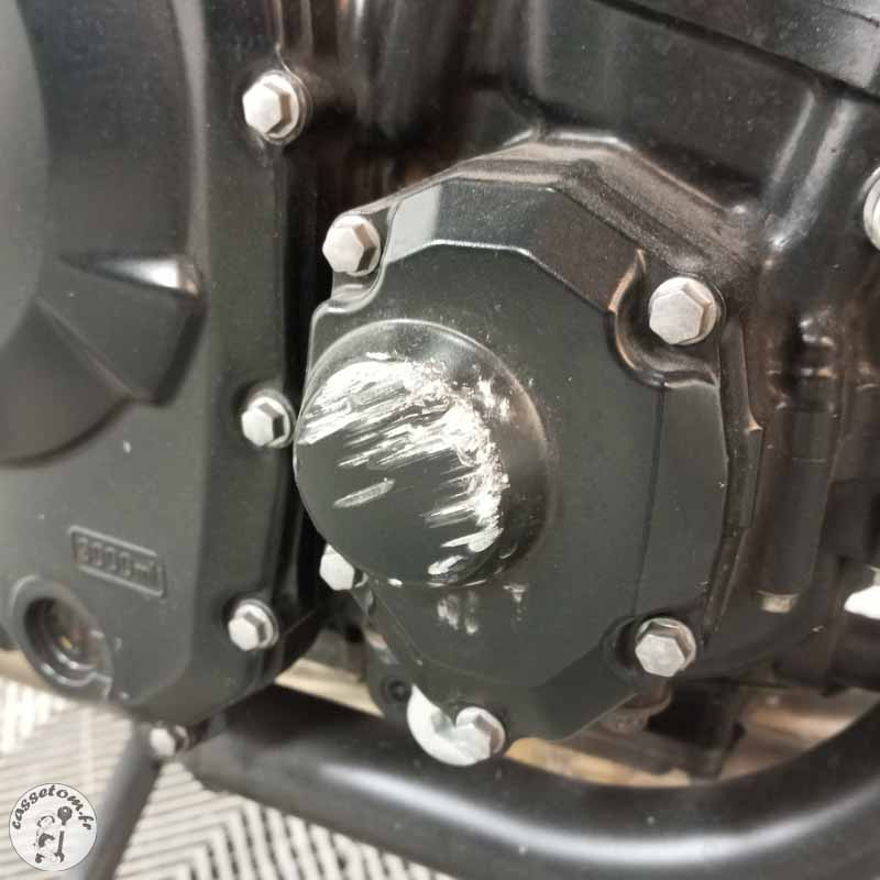 SUZUKI GSF650 656 2014 accidentée - La Casse de l Oncle Tom