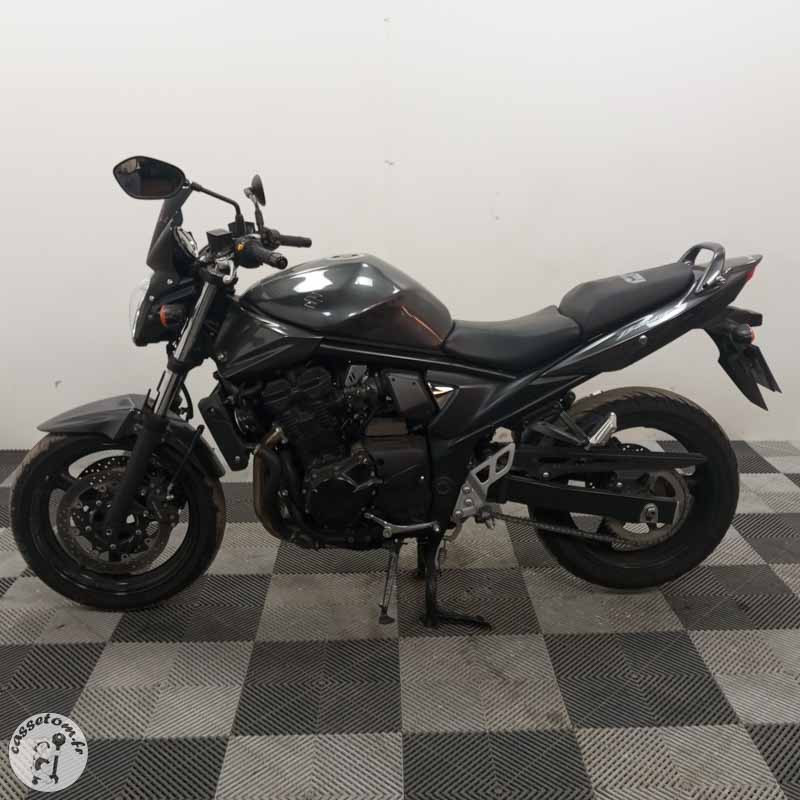 SUZUKI GSF650 656 2014 accidentée - La Casse de l Oncle Tom