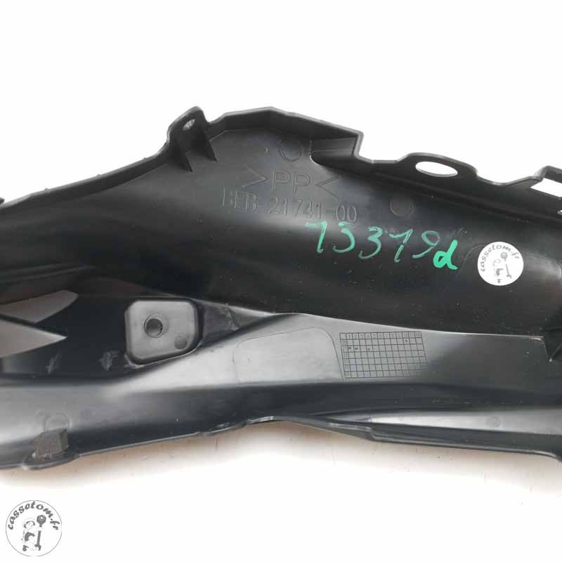 Carénage sous coque arrière droit  Yamaha 700 Yzf-r 20 2021 - Cassetom - Nos pieces motos
