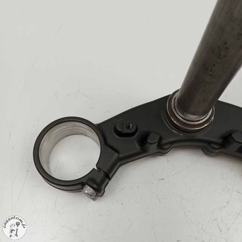Té de fourche inférieur  Yamaha 700 Yzf-r 7 2021 - Cassetom - Nos pieces motos