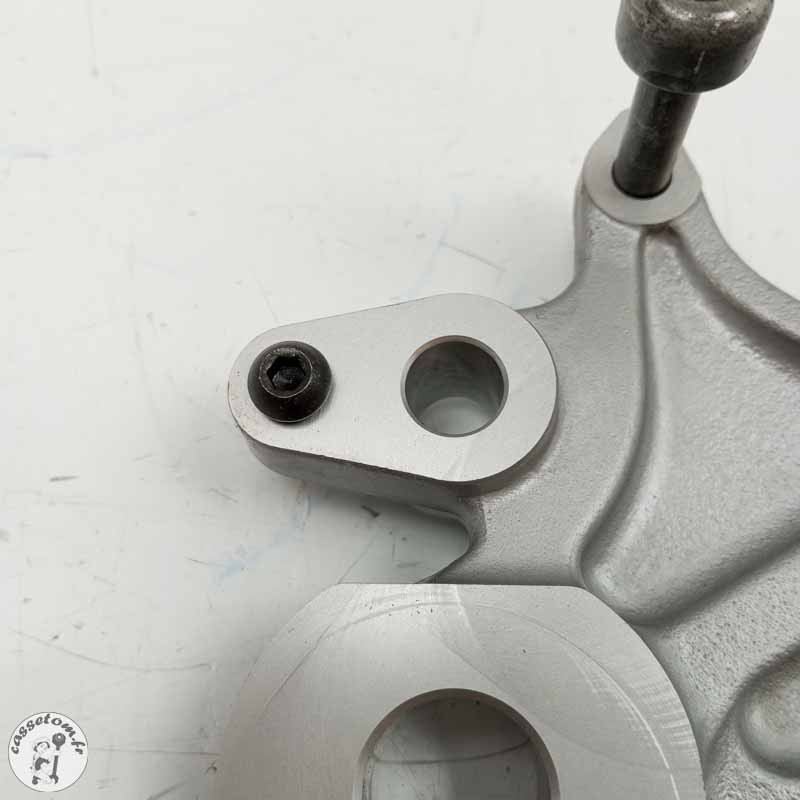 Support d'étrier arrière  Yamaha 700 Yzf-r 7 2021 - Cassetom - Nos pieces motos