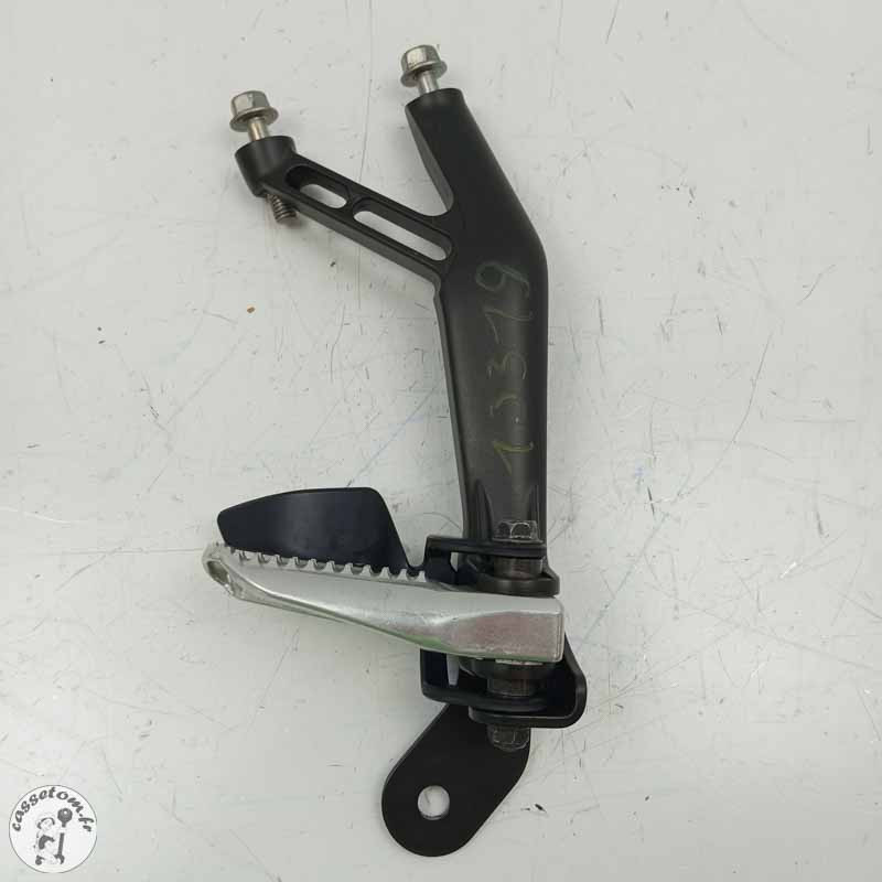 Platine repose pied arrière droite Yamaha 700 Yzf-r 7 2021 - Cassetom - Nos pieces motos