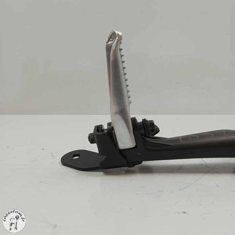 Platine repose pied arrière droite Yamaha 700 Yzf-r 7 2021 - Cassetom - Nos pieces motos