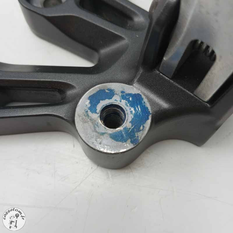 Platine repose pied avant gauche  Yamaha 700 Yzf-r 7 2021 - Cassetom - Nos pieces motos