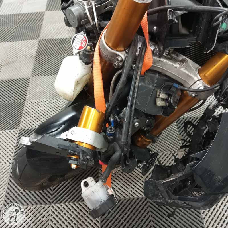 YAMAHA YZFR6 599 2019 accidentée - La Casse de l Oncle Tom