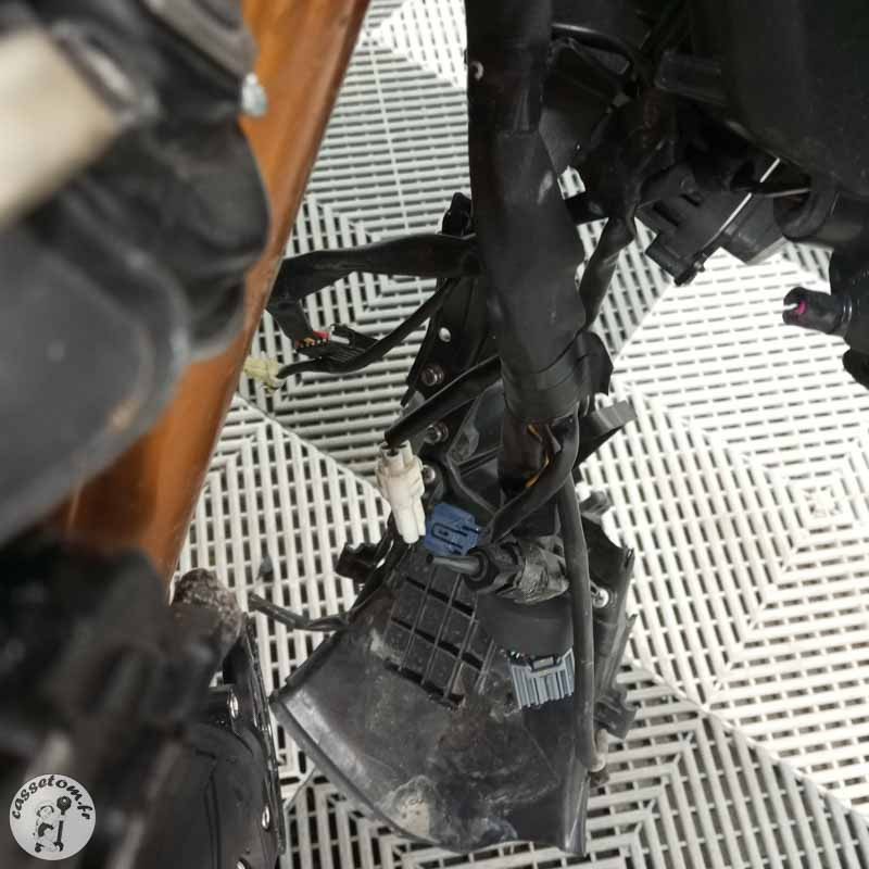 YAMAHA YZFR6 599 2019 accidentée - La Casse de l Oncle Tom