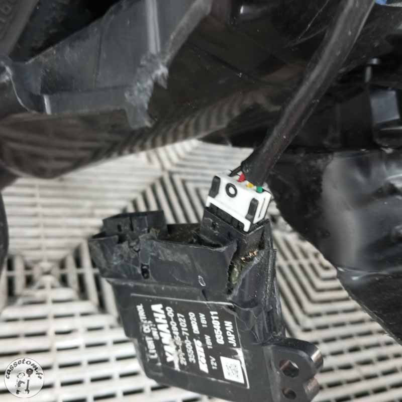 YAMAHA YZFR6 599 2019 accidentée - La Casse de l Oncle Tom