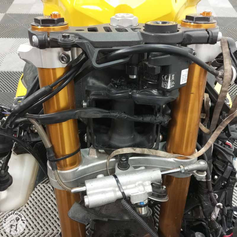 YAMAHA YZFR1 998 2016 accidentée - La Casse de l Oncle Tom