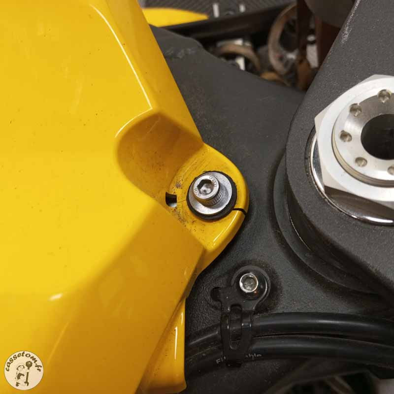 YAMAHA YZFR1 998 2016 accidentée - La Casse de l Oncle Tom