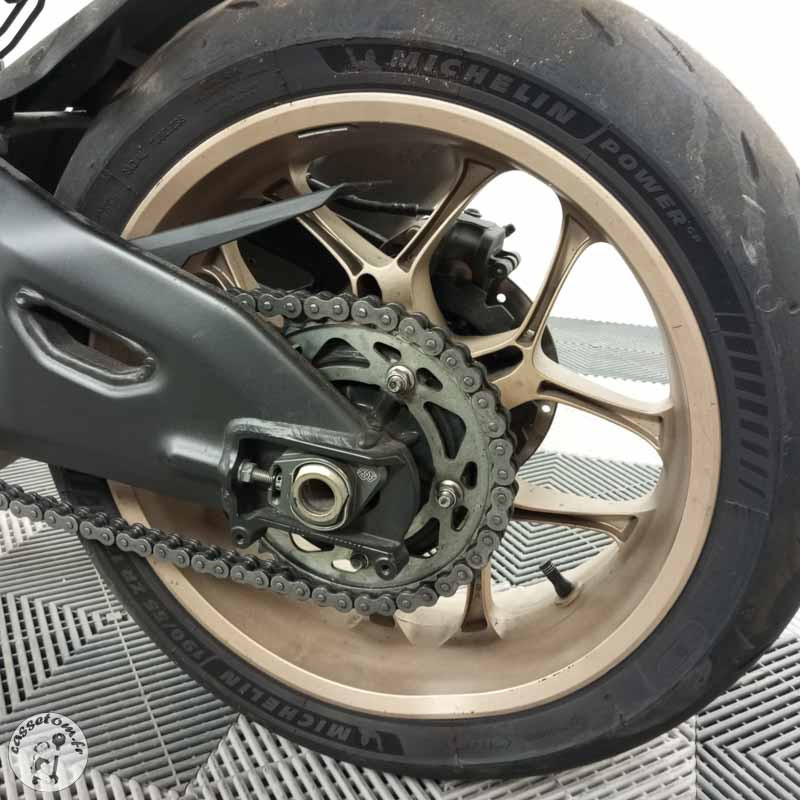 YAMAHA YZFR1 998 2016 accidentée - La Casse de l Oncle Tom