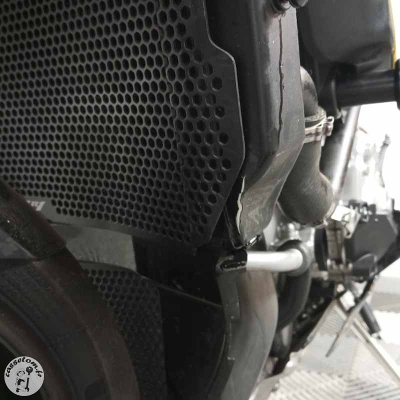 YAMAHA YZFR1 998 2016 accidentée - La Casse de l Oncle Tom