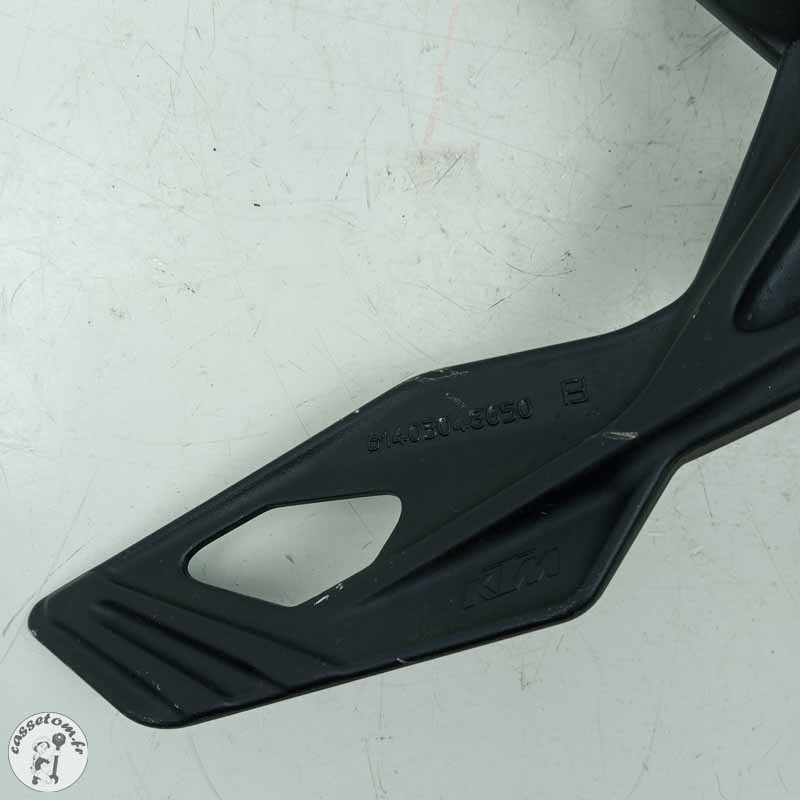 Platine avec repose pied arrière gauche  Ktm 1290 super duck gt 2017 - Cassetom - Nos pieces motos