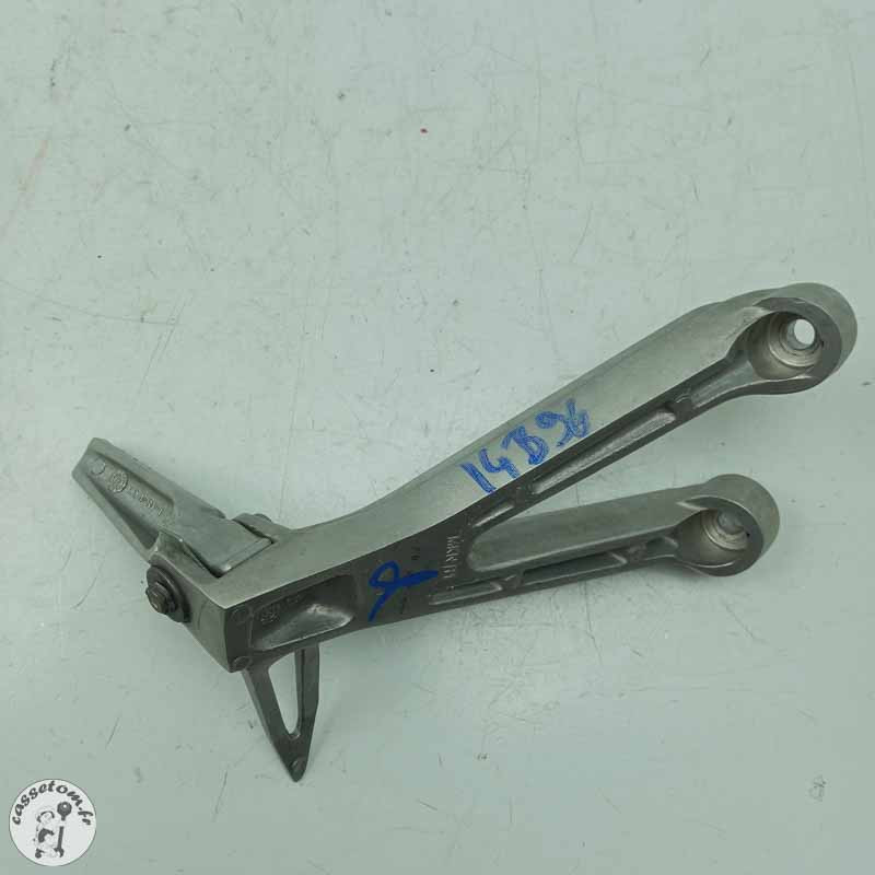 Platine  + repose pied arrière droit Honda 650 cbr ra 2022 - Cassetom - Nos pieces motos