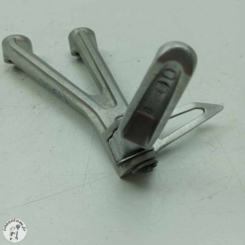 Platine + repose pied arrière gauche Honda 650 cbr ra 2022 - Cassetom - Nos pieces motos
