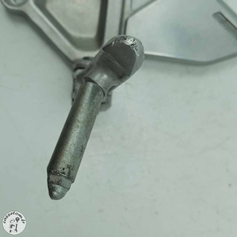 Platine + repose pied  avant gauche  Honda 650 cbr ra 2022 - Cassetom - Nos pieces motos